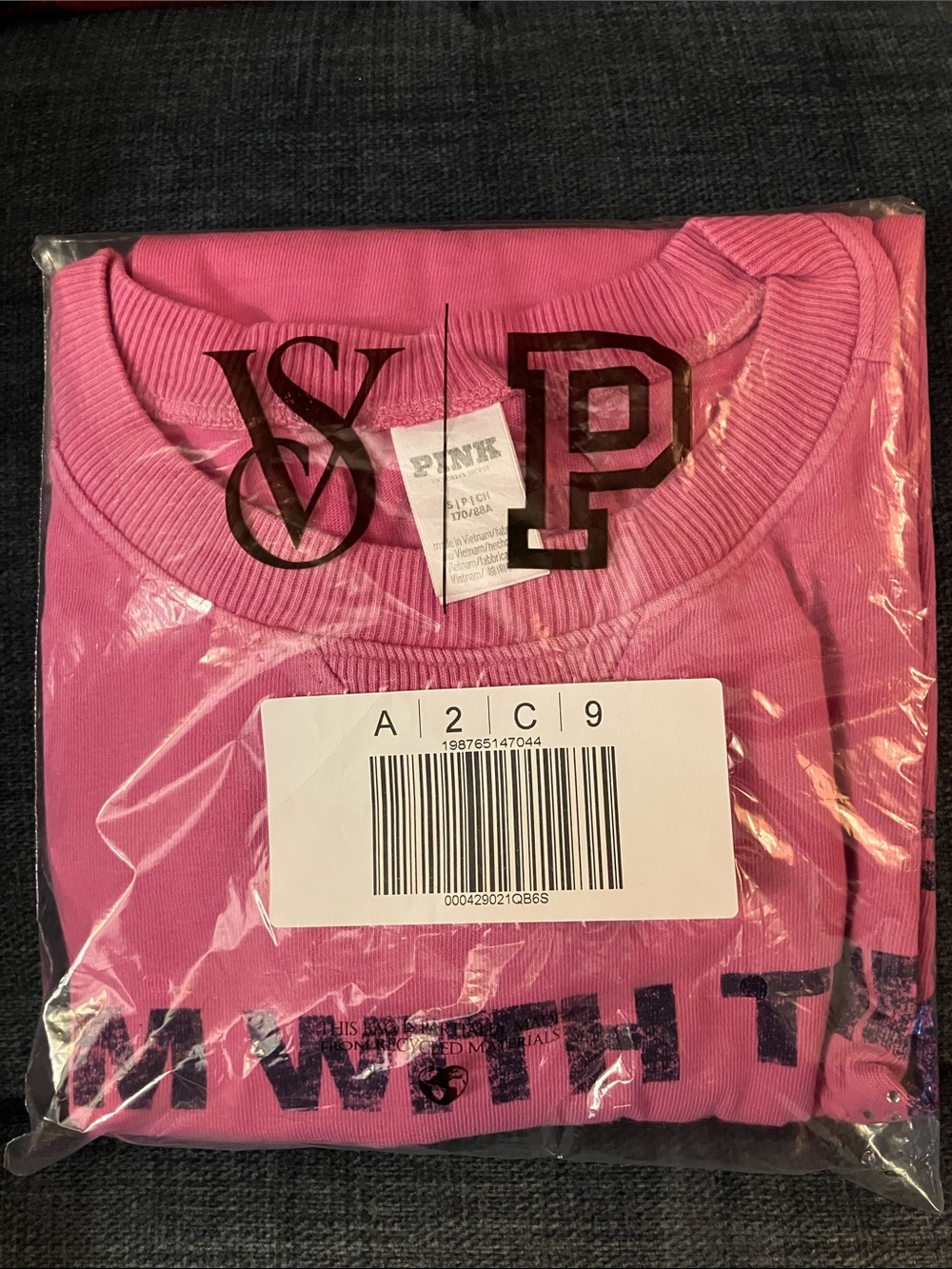🩷VS Pink bling cotton v-stitch boxy tee sz S NWT - Picture 6 of 10